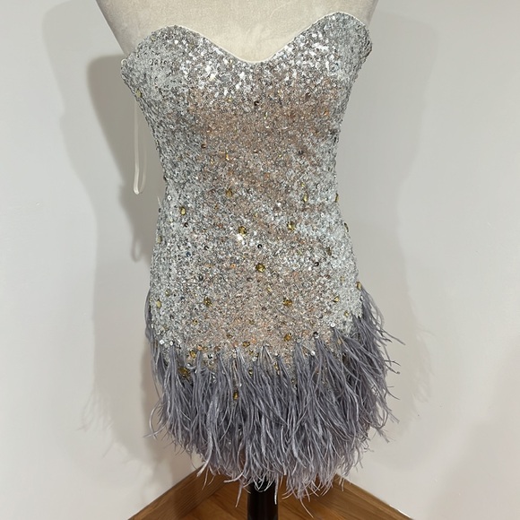 NWT La Femme dress - Picture 3 of 8